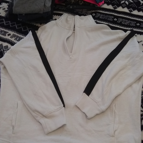 Victoria secret Pink pullover size Small - Picture 1 of 3